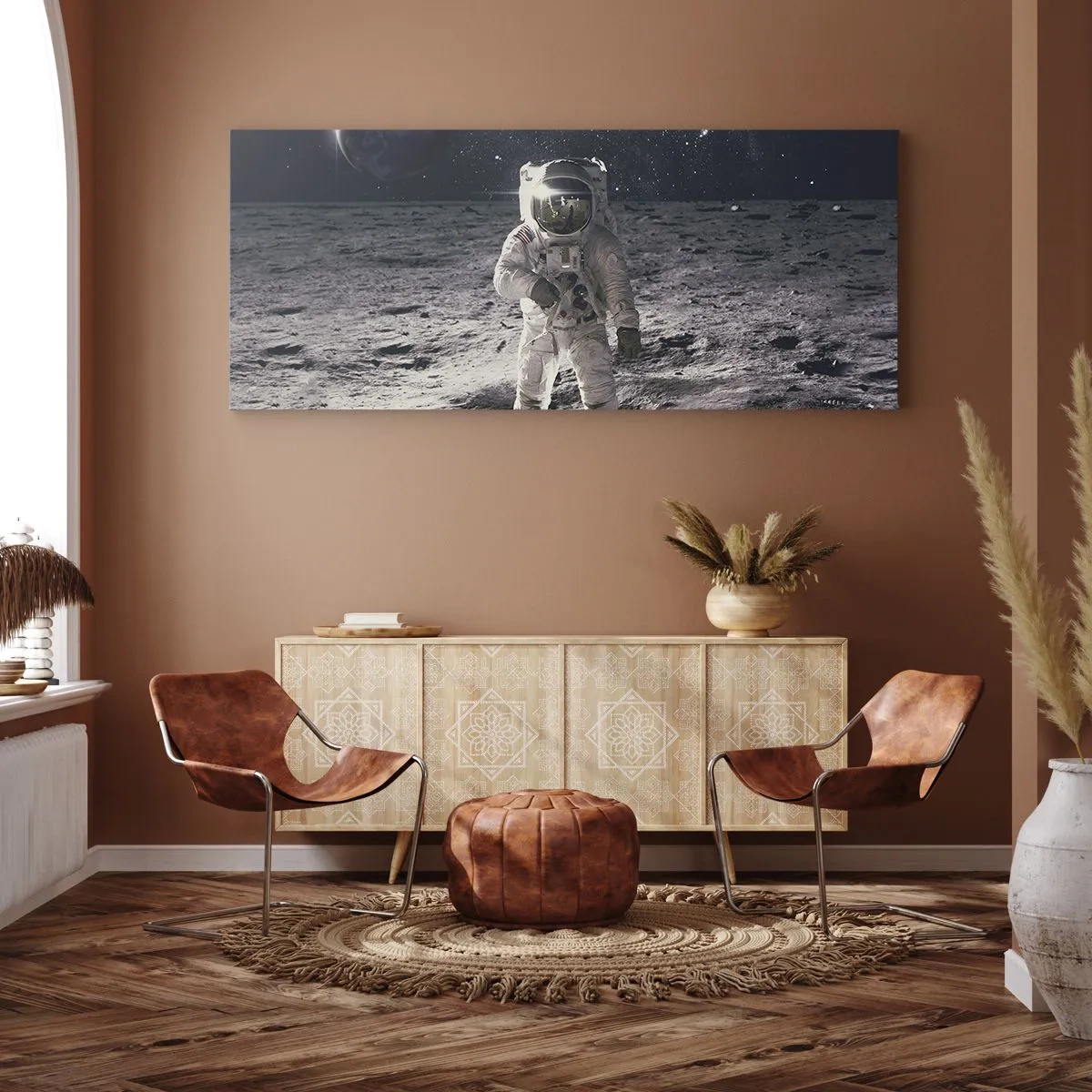 Quadro su tela - Stampe su Tela - Astronauta sulla superficie della Luna con la Terra sullo sfondo - 160x50cm - Saluti dalla luna - Decorazione murale moderna per soggiorno e camera da letto ARTTOR