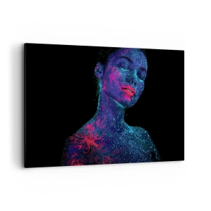 Quadro su tela - Stampe su Tela - Ritratto di una donna in colori neon su sfondo nero - 120x80cm - Nella polvere di stelle - Decorazione murale moderna per soggiorno e camera da letto ARTTOR