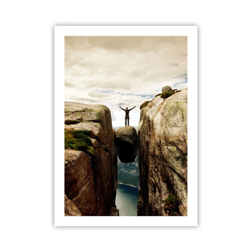 Poster - Un uomo in piedi su una roccia sospesa tra le scogliere - 50x70cm - Come ti senti? - Decorazione murale moderna per soggiorno e camera da letto ARTTOR