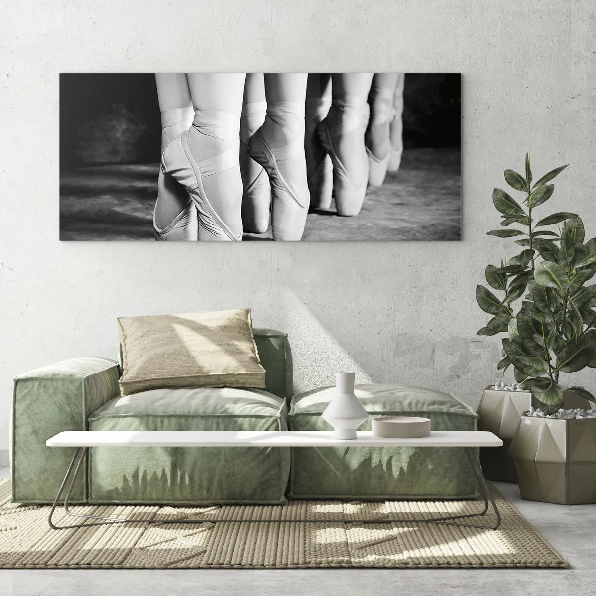 Quadro su vetro - Ripresa in bianco e nero delle scarpette da ballo delle ballerine - 160x50cm - Insieme, con leggerezza - Decorazione murale moderna per soggiorno e camera da letto ARTTOR