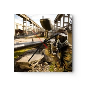 Orologio da parete - Orologio in Vetro - Un giocatore di paintball in tenuta mimetica che mira a un marcatore - 30x30cm - Anche tu puoi essere un eroe - Decorazione murale moderna per soggiorno e camera da letto ARTTOR