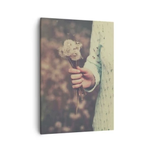 Quadro su tela - Stampe su Tela - Una mano che tiene dei denti di leone sullo sfondo sfocato di un campo pieno di fiori. - 50x70cm - Fermali per favore - Decorazione murale moderna per soggiorno e camera da letto ARTTOR