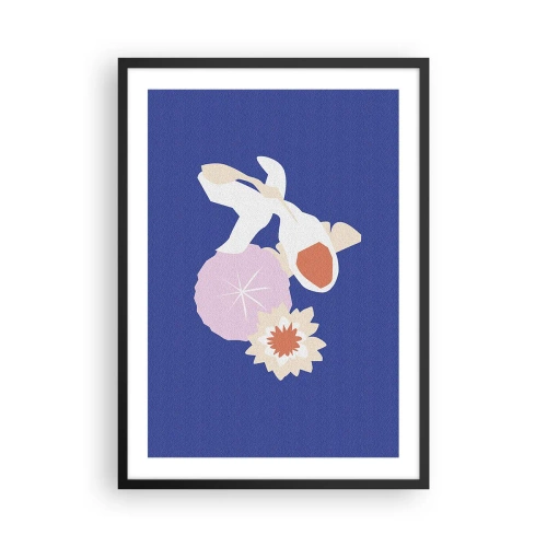 Poster in cornice nera - Pesci koi circondati da fiori su uno sfondo intenso - 50x70cm - Composizione di fiori e boccioli - Decorazione murale moderna per soggiorno e camera da letto ARTTOR