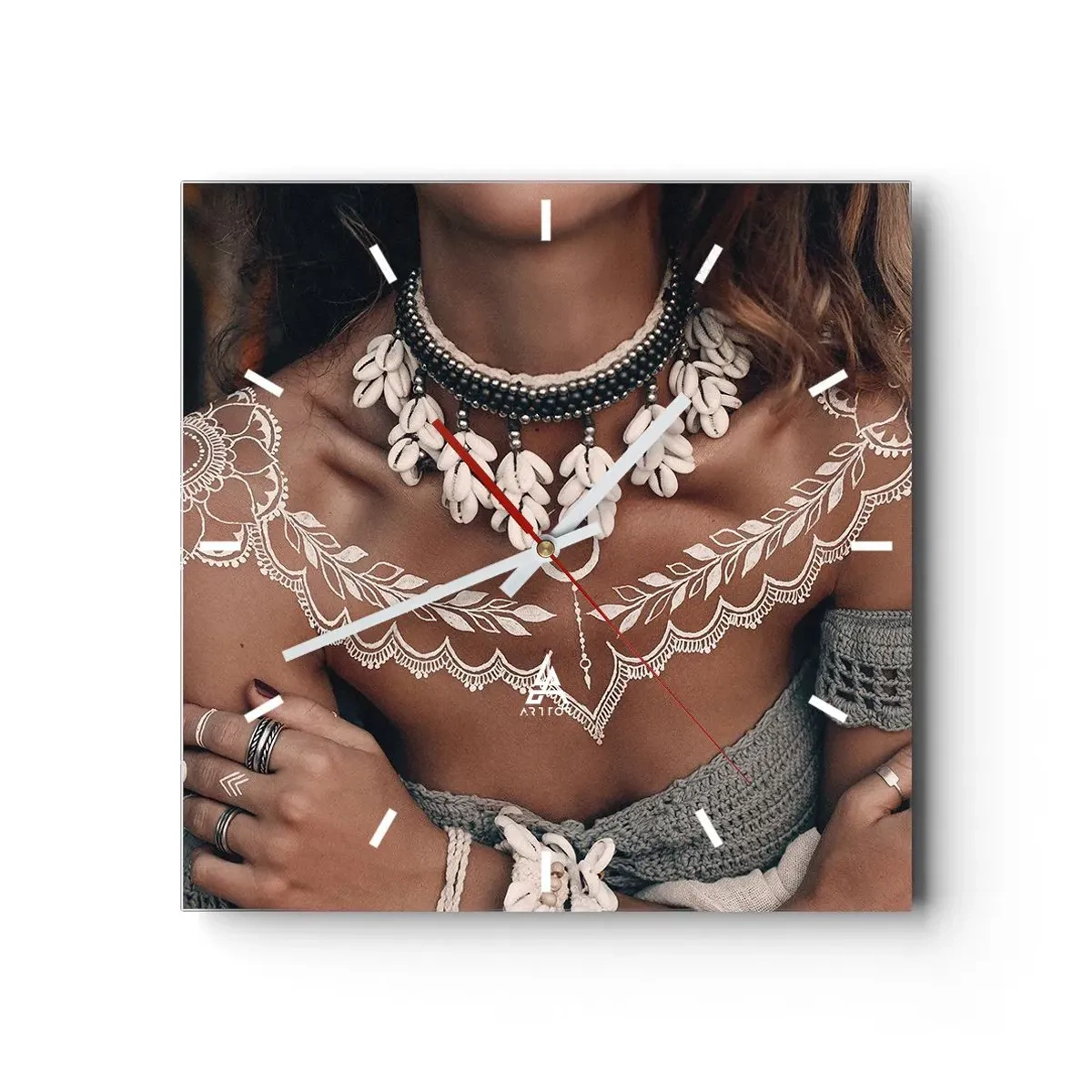 Orologio da parete - Orologio in Vetro - Stile boho con gioielli di conchiglie e motivo in pizzo - 30x30cm - Talismani, rituali di femminilità - Decorazione murale moderna per soggiorno e camera da letto ARTTOR