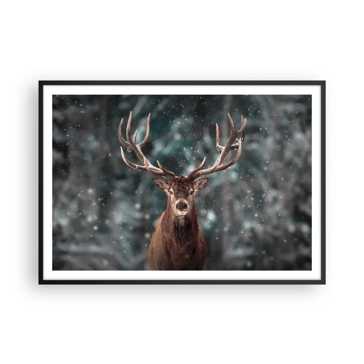 Poster in cornice nera - Cervi in una foresta invernale con neve che cade - 100x70cm - Il re del bosco incoronato - Decorazione murale moderna per soggiorno e camera da letto ARTTOR