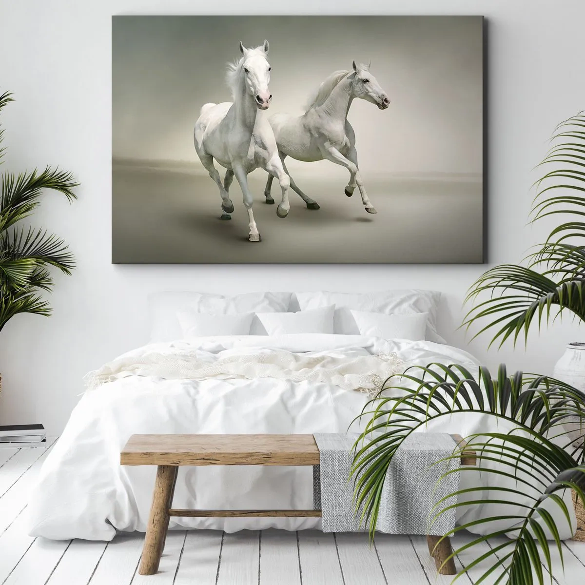 Quadro su tela - Stampe su Tela - Due cavalli bianchi al galoppo su uno sfondo chiaro - 120x80cm - White power! - Decorazione murale moderna per soggiorno e camera da letto ARTTOR