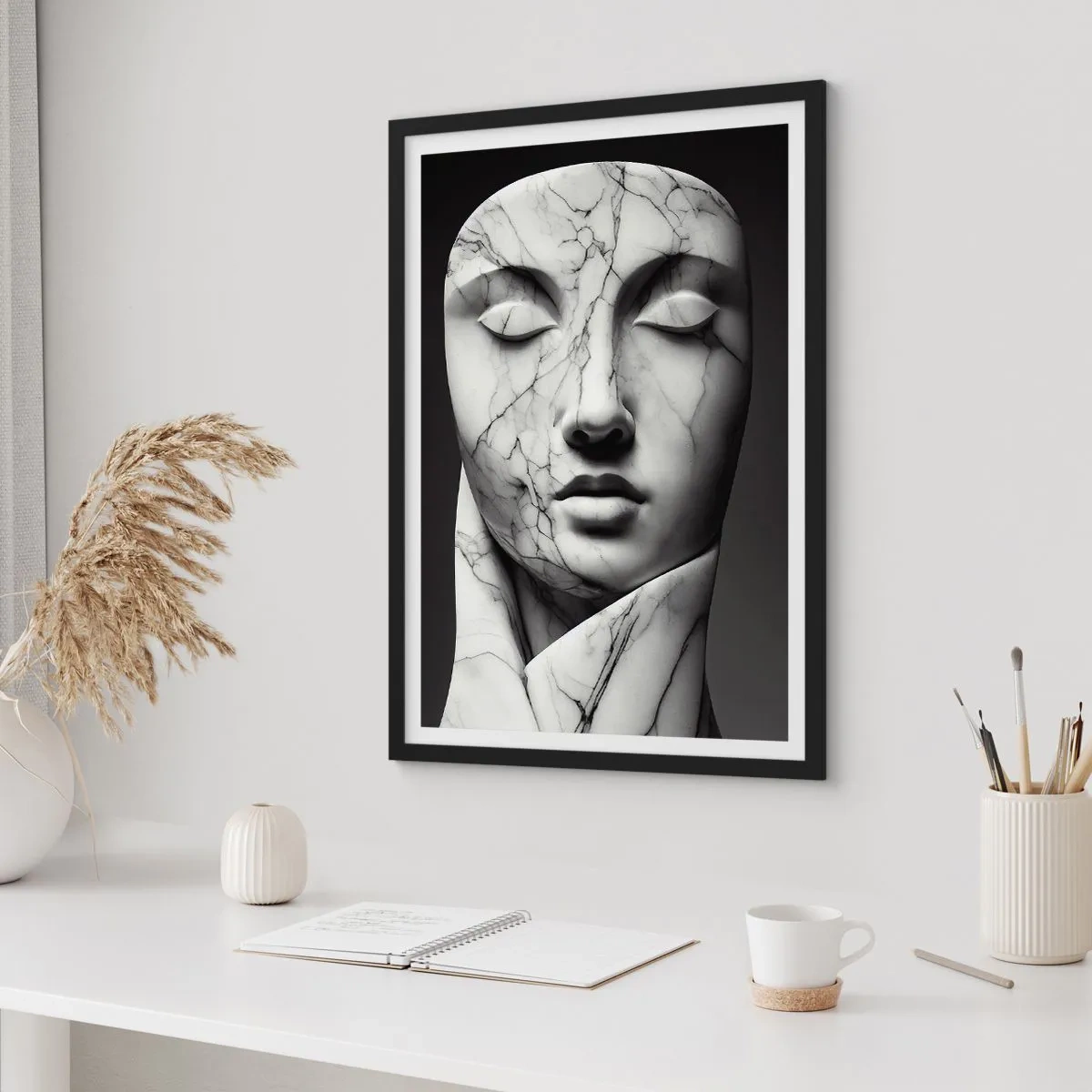 Poster in cornice nera - Scultura in marmo raffigurante un volto con gli occhi chiusi su sfondo nero - 50x70cm - Forme di marmo - Decorazione murale moderna per soggiorno e camera da letto ARTTOR