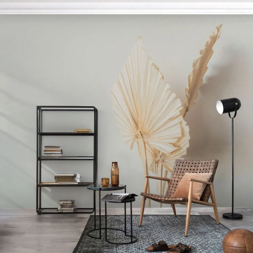 Fotomurali Premium Sand - Foglie di palma secche su uno sfondo chiaro in stile boho - 100x70cm - Quando serve il sollievo - Decorazione murale moderna per soggiorno e camera da letto ARTTOR