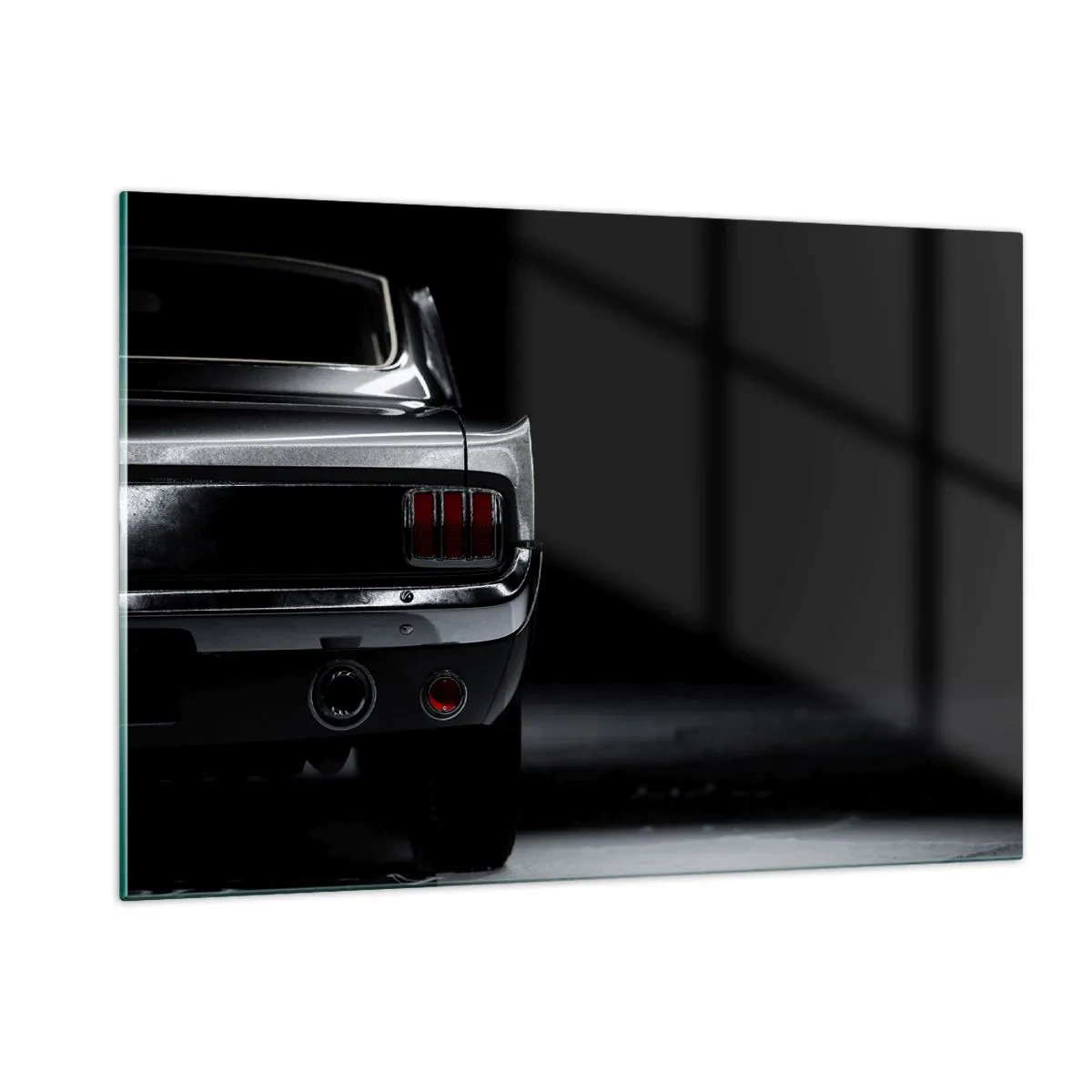 Quadro su vetro - La parte posteriore di un'auto d'epoca con interni scuri ed eleganti - 120x80cm - Il fascino del classico - Decorazione murale moderna per soggiorno e camera da letto ARTTOR