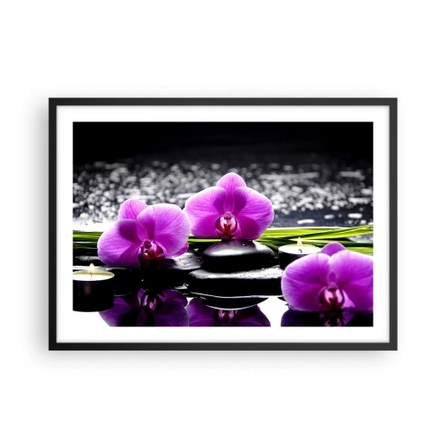 Poster in cornice nera - Orchidee viola su uno sfondo di pietre e candele in un ambiente rilassante - 70x50cm - Annegare nel silenzio e nella pace - Decorazione murale moderna per soggiorno e camera da letto ARTTOR