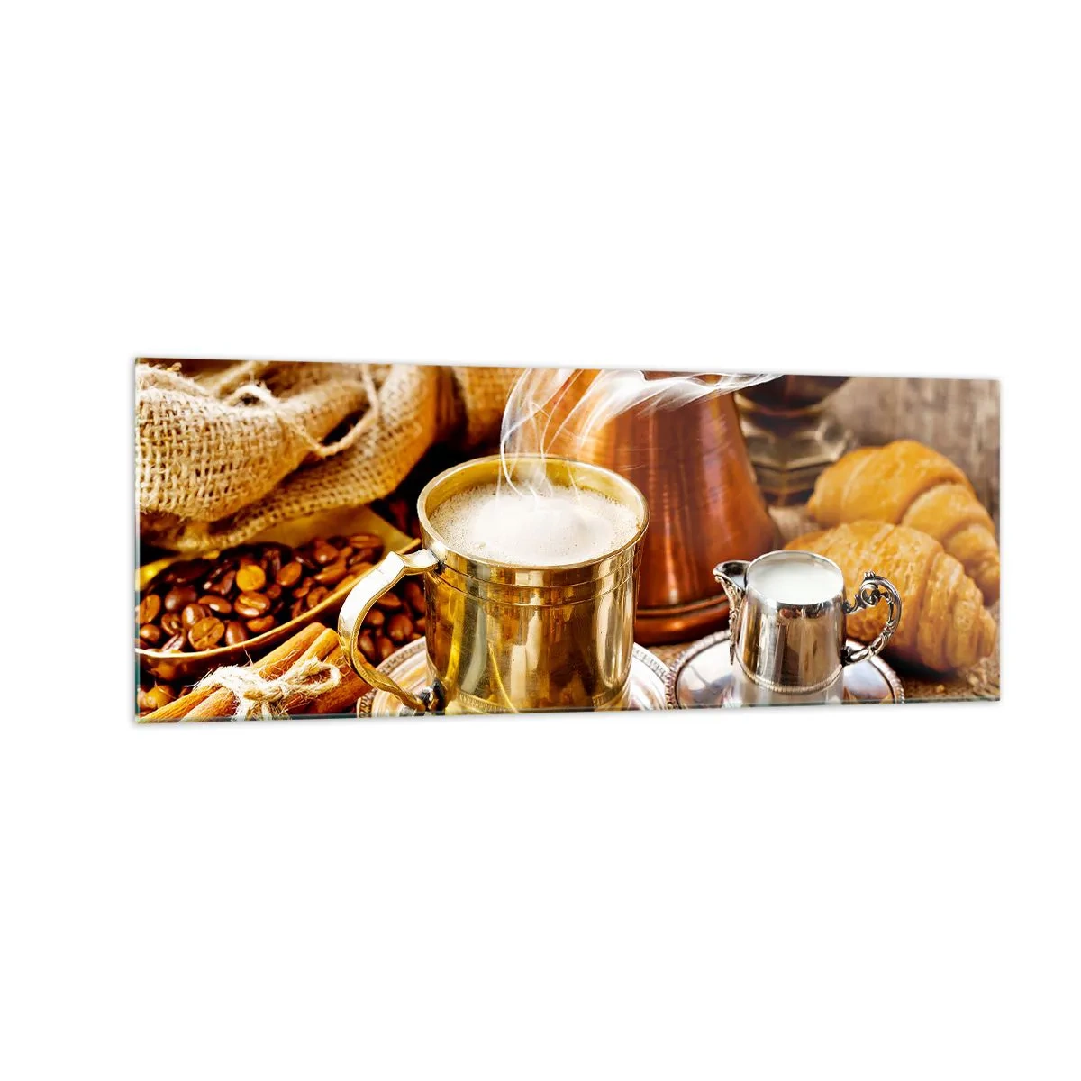 Quadro su vetro - Una tazza di caffè dorata circondata da chicchi, brocche e croissant - 140x50cm - Buona giornata! - Decorazione murale moderna per soggiorno e camera da letto ARTTOR