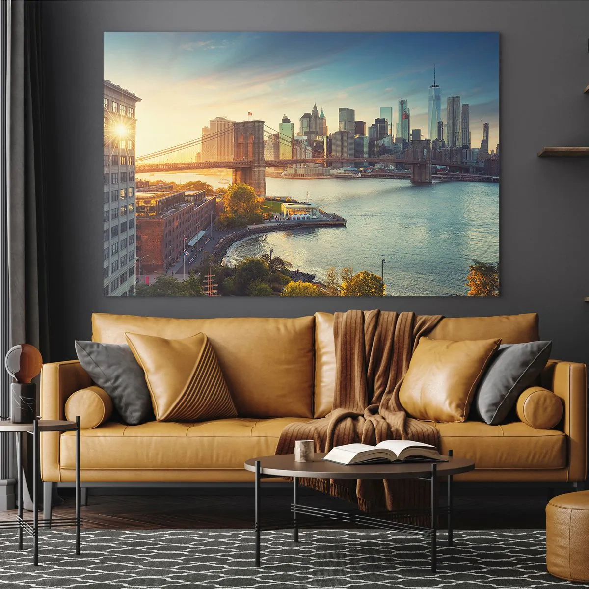 Quadro su vetro - Panorama di New York City con il ponte di Brooklyn - 120x80cm - L'alba nella grande città - Decorazione murale moderna per soggiorno e camera da letto ARTTOR