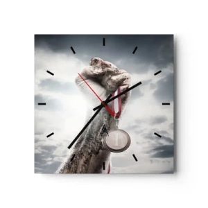 Orologio da parete - Orologio in Vetro - Una mano alzata con una medaglia contro un cielo nuvoloso - 30x30cm - Per aspera ad astra - Decorazione murale moderna per soggiorno e camera da letto ARTTOR