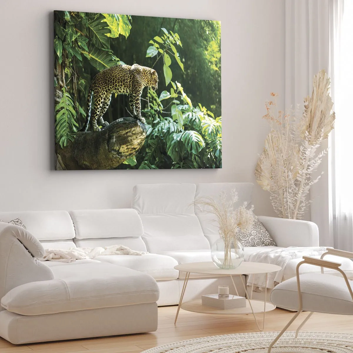 Quadro su tela - Stampe su Tela - Un leopardo in piedi su una roccia circondato da vegetazione tropicale - 120x80cm - A caccia? - Decorazione murale moderna per soggiorno e camera da letto ARTTOR