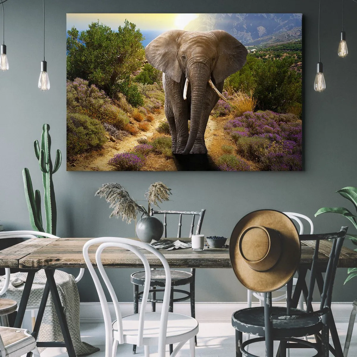 Quadro su tela - Stampe su Tela - Un elefante africano sullo sfondo di una savana e di un paesaggio montuoso - 120x80cm - Così era il paradiso - Decorazione murale moderna per soggiorno e camera da letto ARTTOR