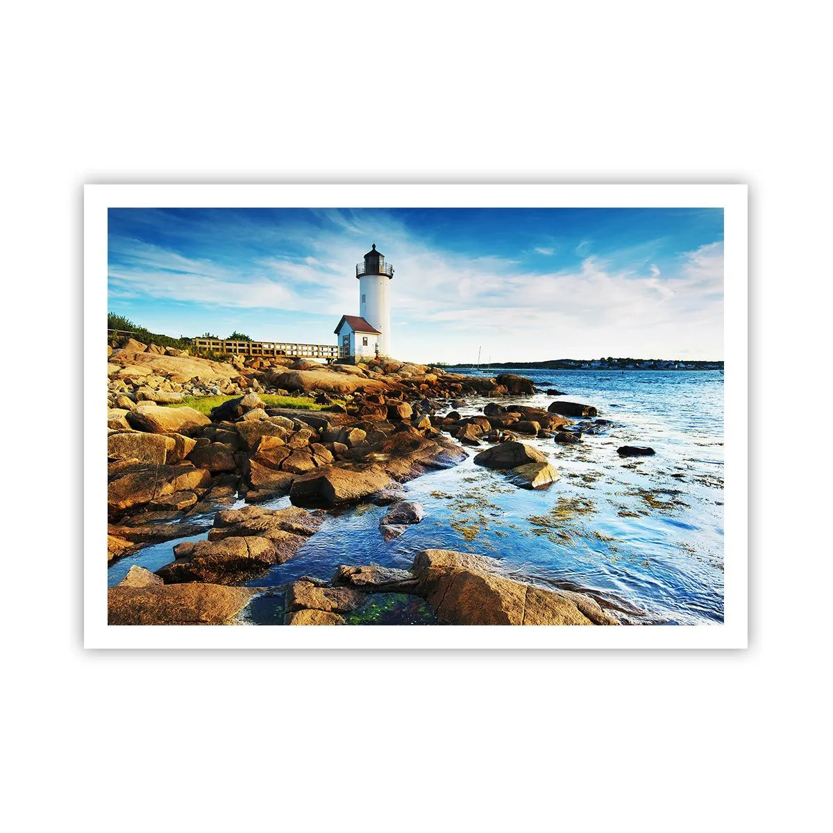 Poster - Un faro su una costa rocciosa in una giornata di sole - 100x70cm - Tornate sani e salvi, vi aspetto - Decorazione murale moderna per soggiorno e camera da letto ARTTOR