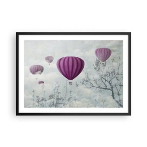 Poster in cornice nera - Palloncini viola che fluttuano sopra gli alberi tra le nuvole - 70x50cm - Come navi nel cielo - Decorazione murale moderna per soggiorno e camera da letto ARTTOR