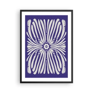 Poster in cornice nera - Motivo floreale retrò simmetrico su sfondo blu navy - 50x70cm - Ispirazioni etniche - Decorazione murale moderna per soggiorno e camera da letto ARTTOR