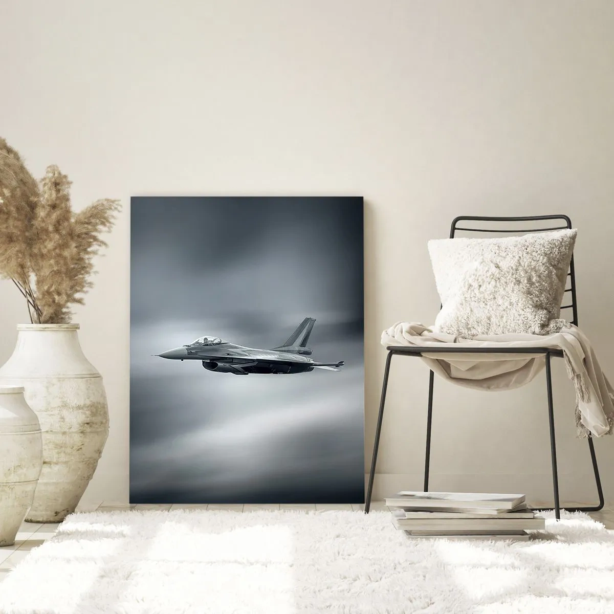 Quadro su vetro - Un aereo da caccia in volo contro un cielo nuvoloso - 70x100cm - Lanci la sfida? - Decorazione murale moderna per soggiorno e camera da letto ARTTOR