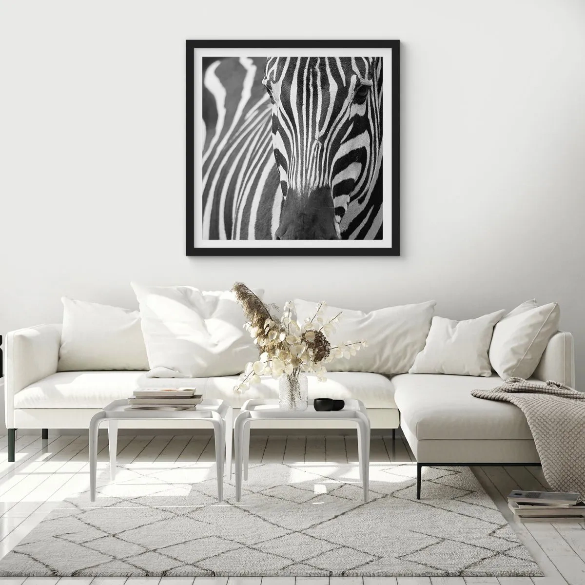 Poster in cornice nera - Il mondo è in bianco e nero - 60x60 cm