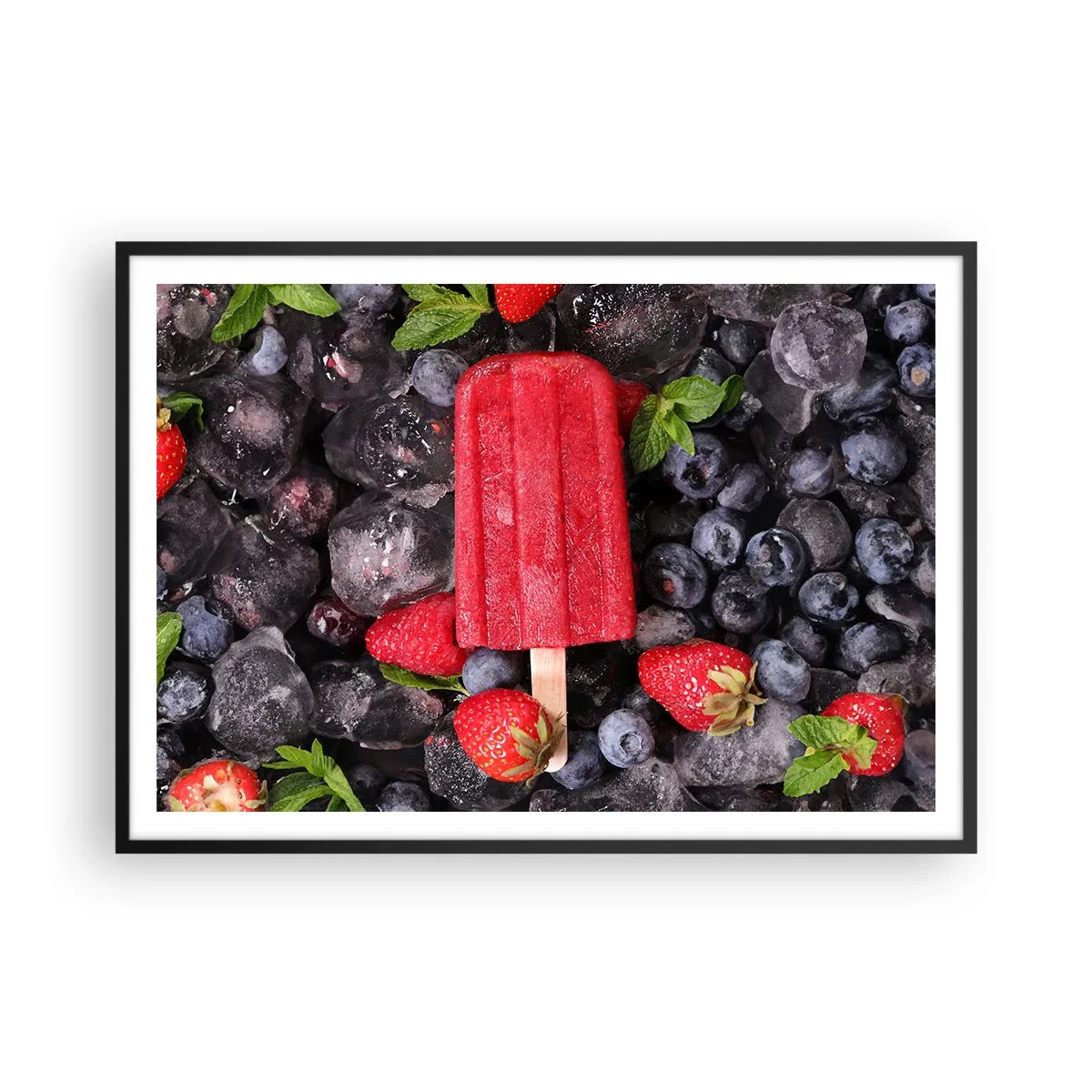 Poster in cornice nera - Ghiacciolo rosso circondato da frutta e ghiaccio - 100x70cm - Il sapore della calda estate - Decorazione murale moderna per soggiorno e camera da letto ARTTOR
