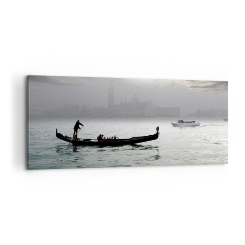 Quadro su tela - Stampe su Tela - Una gondola scivola sulle acque di Venezia in una mattina nebbiosa, sovrastando la città. - 120x50cm - Città magica di acqua e nebbia - Decorazione murale moderna per soggiorno e camera da letto ARTTOR