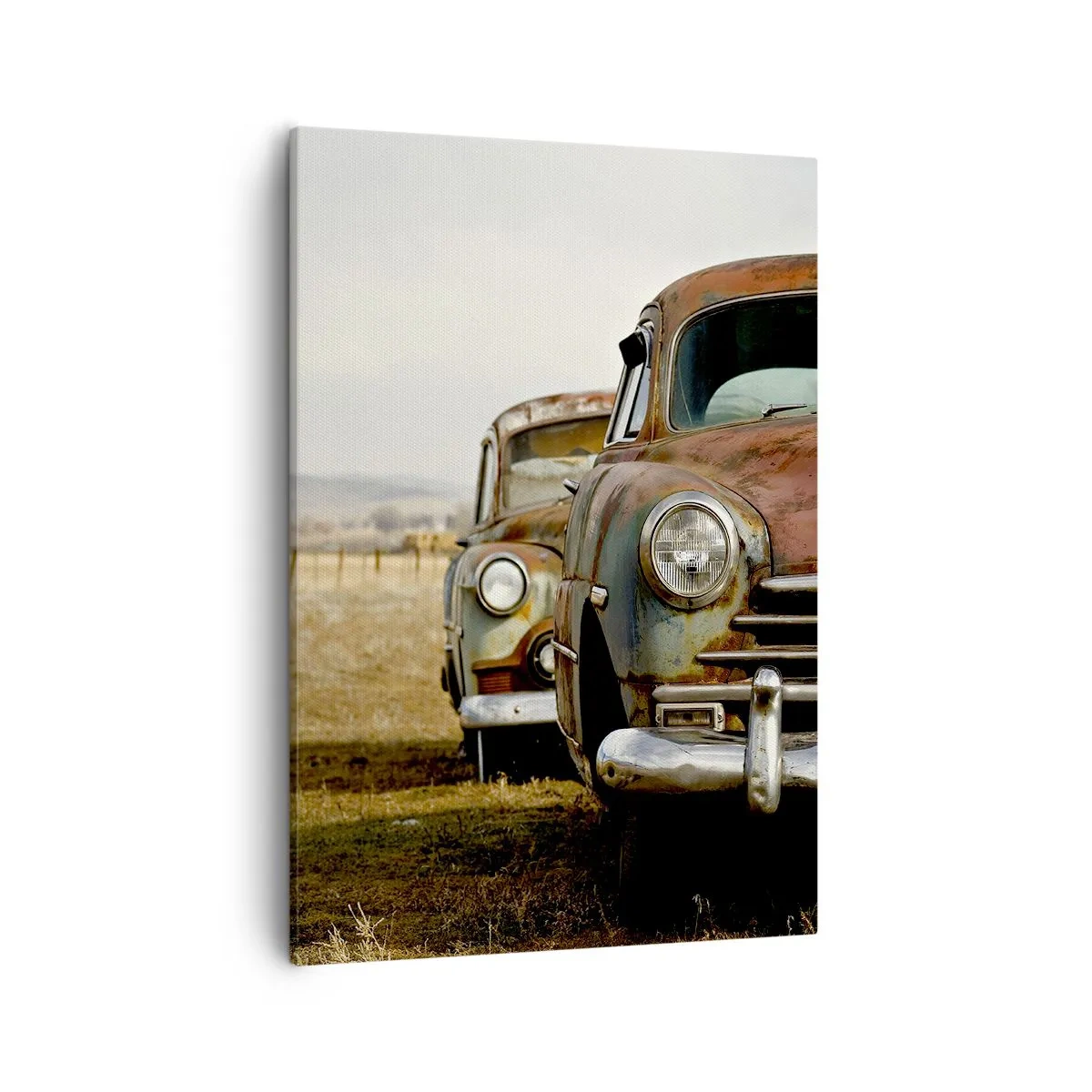 Quadro su tela - Stampe su Tela - Due vecchie auto su una strada sterrata accanto a una recinzione di legno - 50x70cm - Meritato riposo - Decorazione murale moderna per soggiorno e camera da letto ARTTOR