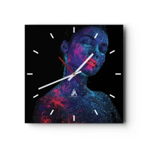Orologio da parete - Orologio in Vetro - Ritratto di una donna in colori neon su sfondo nero - 30x30cm - Nella polvere di stelle - Decorazione murale moderna per soggiorno e camera da letto ARTTOR