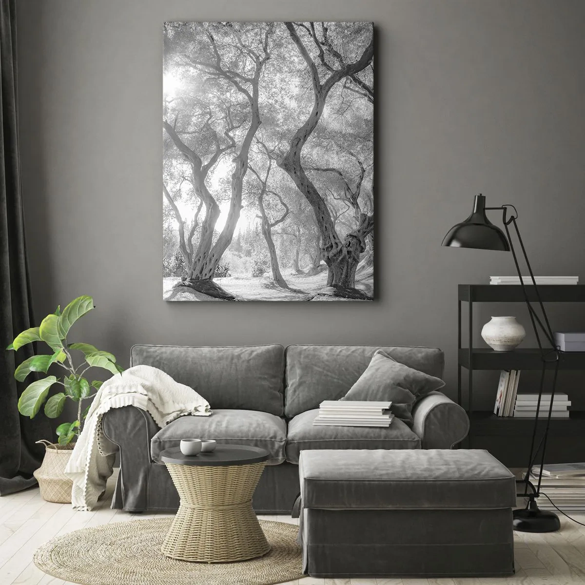 Quadro su tela - Stampe su Tela - Vista in bianco e nero degli alberi in un uliveto con raggi di sole - 70x100cm - Nell'orto degli ulivi - Decorazione murale moderna per soggiorno e camera da letto ARTTOR
