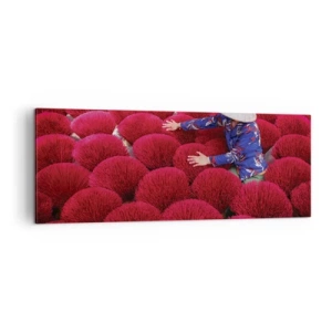 Quadro su tela - Stampe su Tela - Una donna che indossa un cappello tradizionale tra bastoncini di incenso rosso - 140x50cm - Nel campo di riso - Decorazione murale moderna per soggiorno e camera da letto ARTTOR