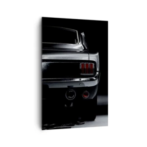 Quadro su tela - Stampe su Tela - Un'immagine in bianco e nero della parte posteriore di un'auto d'epoca su uno sfondo scuro. - 80x120cm - Il fascino del classico - Decorazione murale moderna per soggiorno e camera da letto ARTTOR