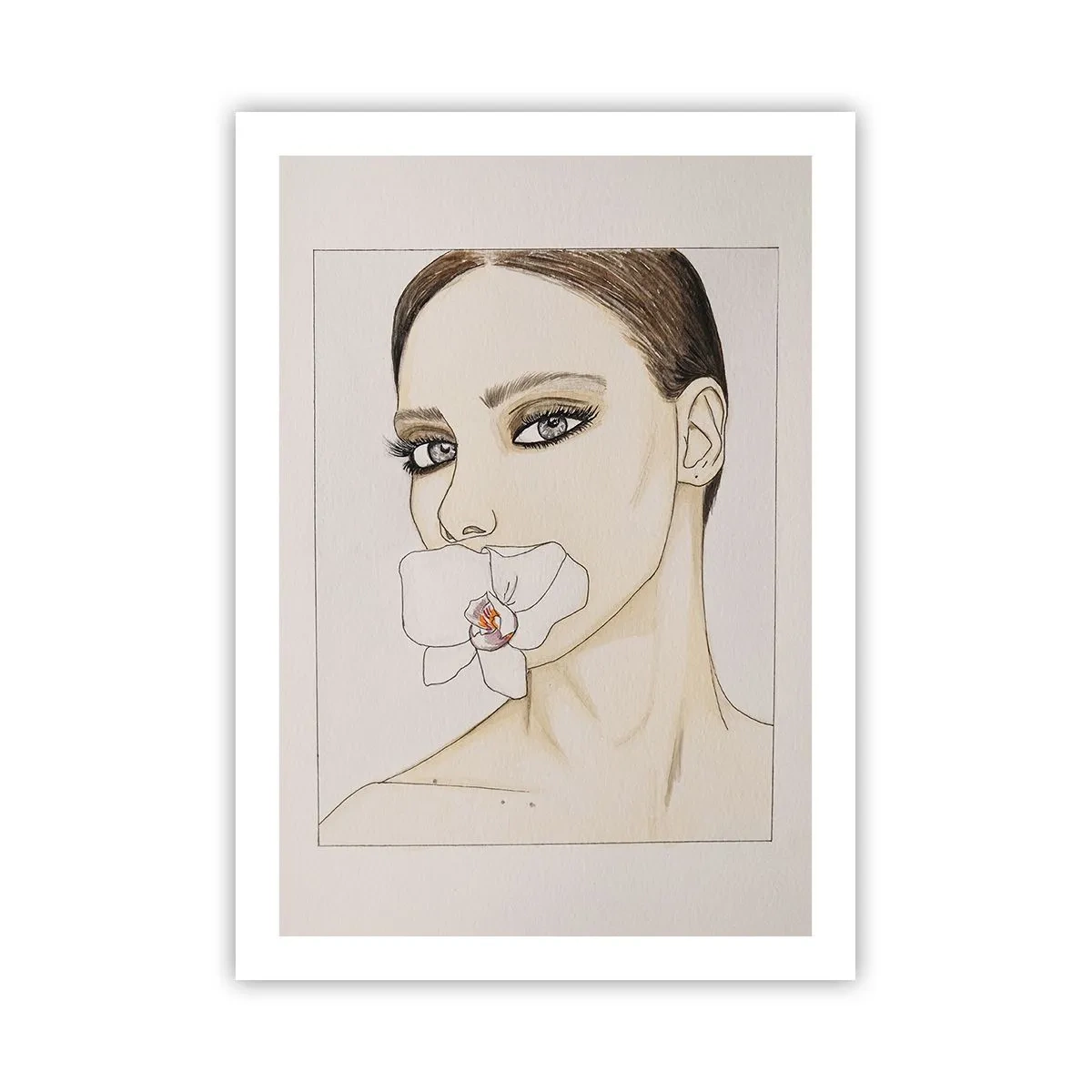 Poster - Ritratto di una donna con un'orchidea sulle labbra - 50x70cm - Simbolo di eleganza e bellezza - Decorazione murale moderna per soggiorno e camera da letto ARTTOR