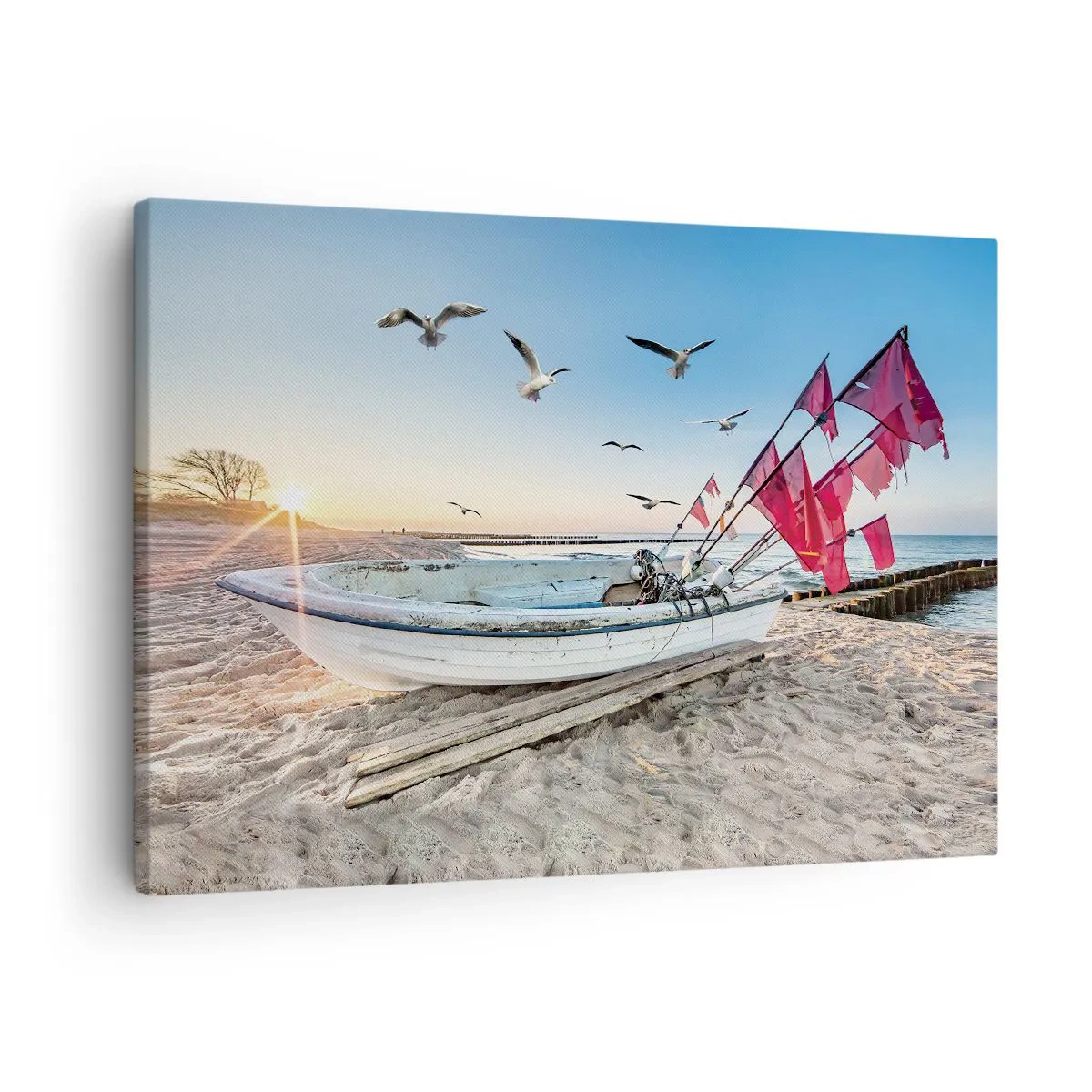 Quadro su tela - Stampe su Tela - Una barca sulla spiaggia all'alba con gabbiani e bandiere rosse - 70x50cm - Meritato riposo - Decorazione murale moderna per soggiorno e camera da letto ARTTOR