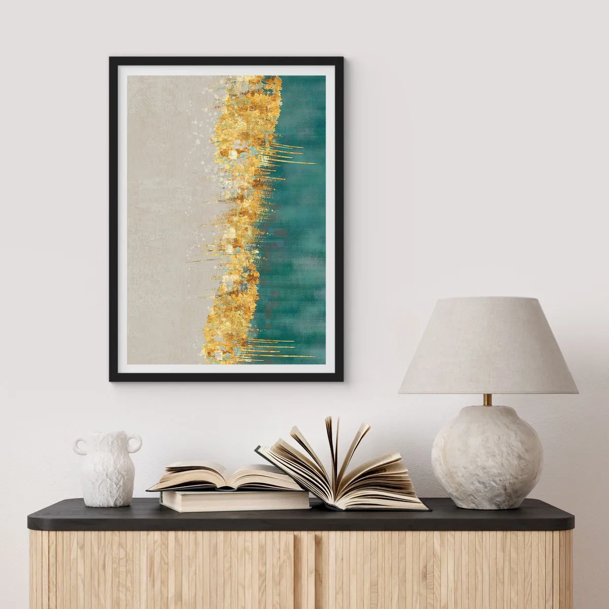 Poster in cornice nera - Una composizione astratta di oro, beige e verde - 50x70cm - Confine dorato - Decorazione murale moderna per soggiorno e camera da letto ARTTOR