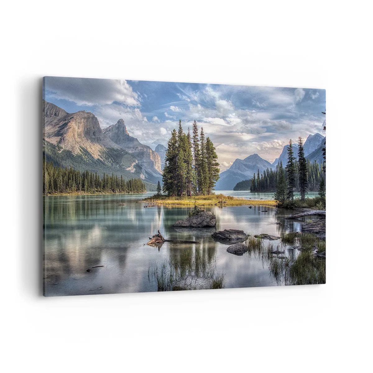 Quadro su tela - Stampe su Tela - Un paesaggio montano con un'isola circondata da un lago calmo - 120x80cm - Sulle acque grandi e limpide...  - Decorazione murale moderna per soggiorno e camera da letto ARTTOR
