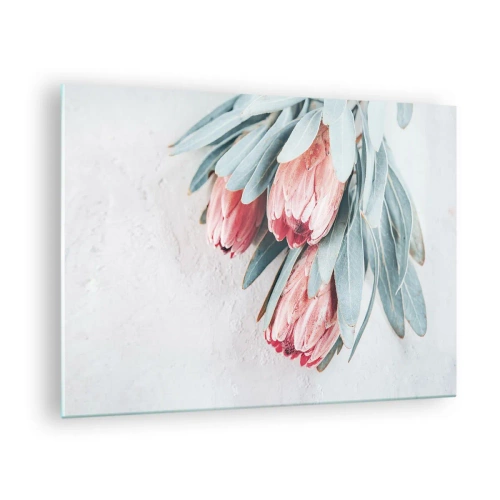 Quadro su vetro - Tre fiori di protea pastello con foglie su uno sfondo chiaro - 70x50cm - Imbarazzati per la propria bellezza - Decorazione murale moderna per soggiorno e camera da letto ARTTOR