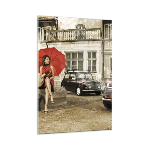 Quadro su vetro - Donna con ombrello rosso e auto d'epoca - 50x70cm - Piccolo viaggio sentimentale - Decorazione murale moderna per soggiorno e camera da letto ARTTOR