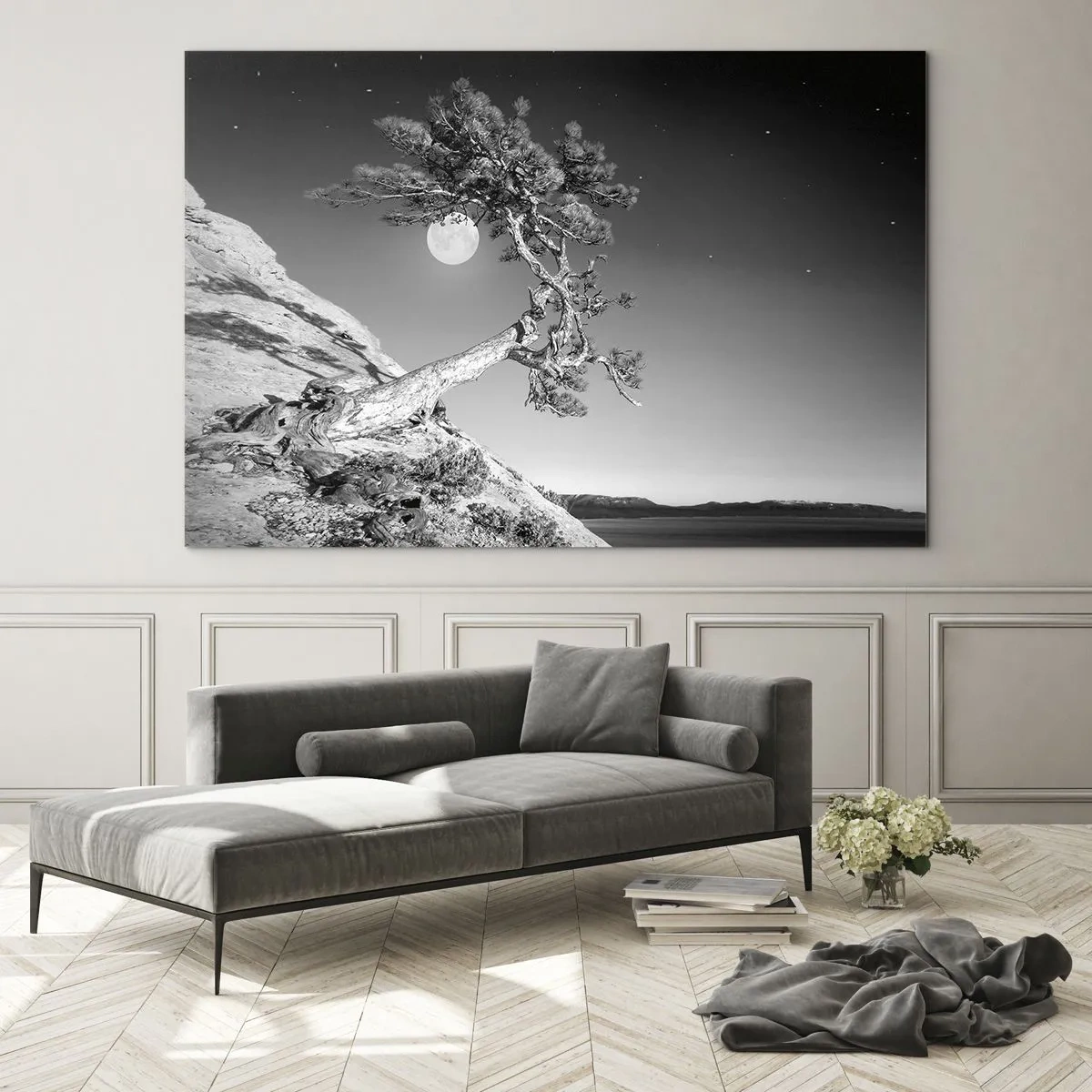 Quadro su vetro - Un albero inclinato su una collina con la luna sullo sfondo - 70x50cm - Guerriera vittoriosa - Decorazione murale moderna per soggiorno e camera da letto ARTTOR