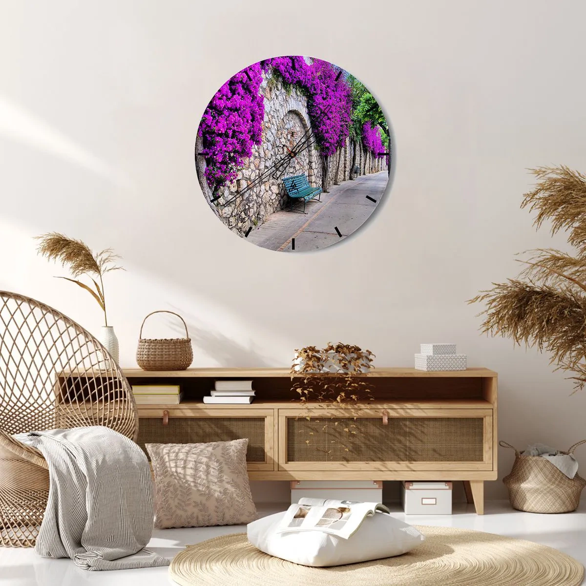 Orologio da parete - Orologio in Vetro - Una strada con un muro di pietra e fiori viola - 30x30cm - Incontriamoci al più presto - Decorazione murale moderna per soggiorno, cucina e camera da letto ARTTOR