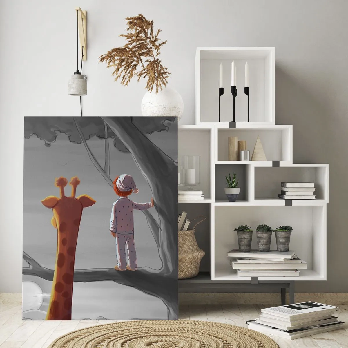 Quadro su vetro - Un bambino in pigiama e una giraffa osservano il tramonto da un albero. - 50x70cm - Sta succedendo davvero - Decorazione murale moderna per soggiorno e camera da letto ARTTOR