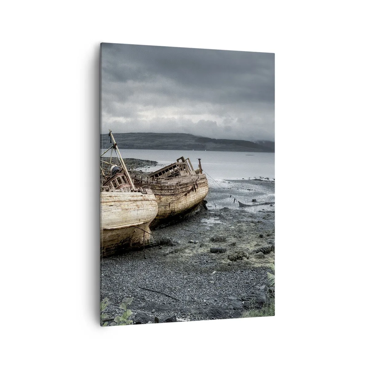 Quadro su tela - Stampe su Tela - Barche abbandonate sulla riva in una scena piovosa - 70x100cm - Segno delle fatiche degnamente sostenute - Decorazione murale moderna per soggiorno e camera da letto ARTTOR