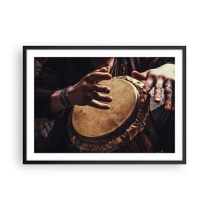 Poster in cornice nera - Mani che suonano un tamburo djembe tradizionale - 70x50cm - Al ritmo del cuore - Decorazione murale moderna per soggiorno e camera da letto ARTTOR