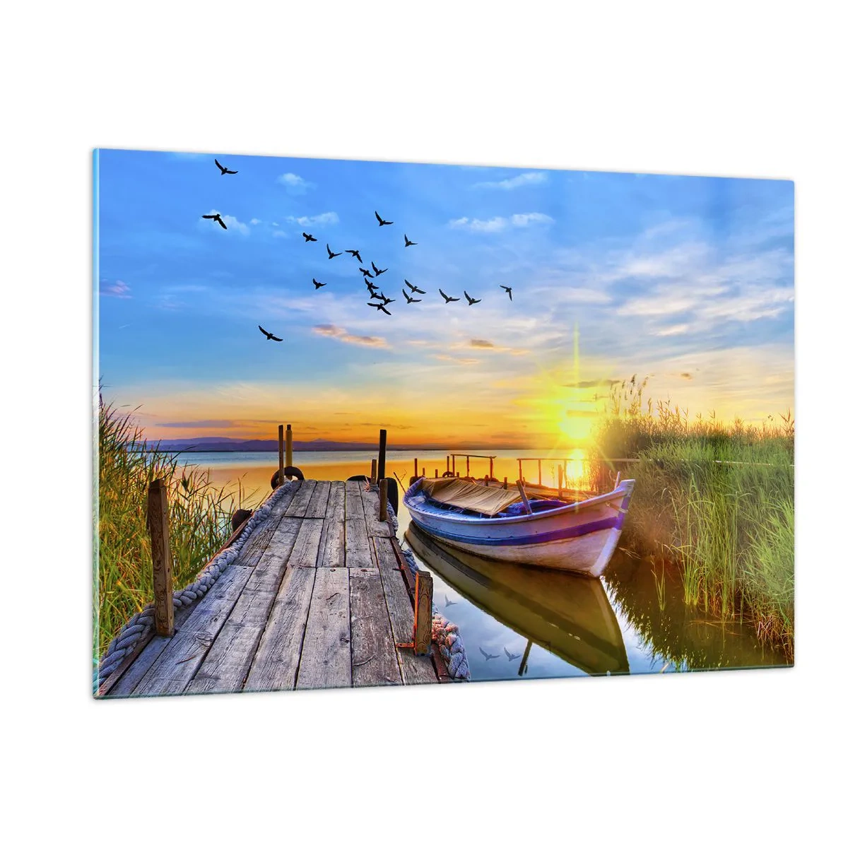 Quadro su vetro - Molo di legno su un lago con una barca all'alba - 120x80cm - A domani - Decorazione murale moderna per soggiorno e camera da letto ARTTOR