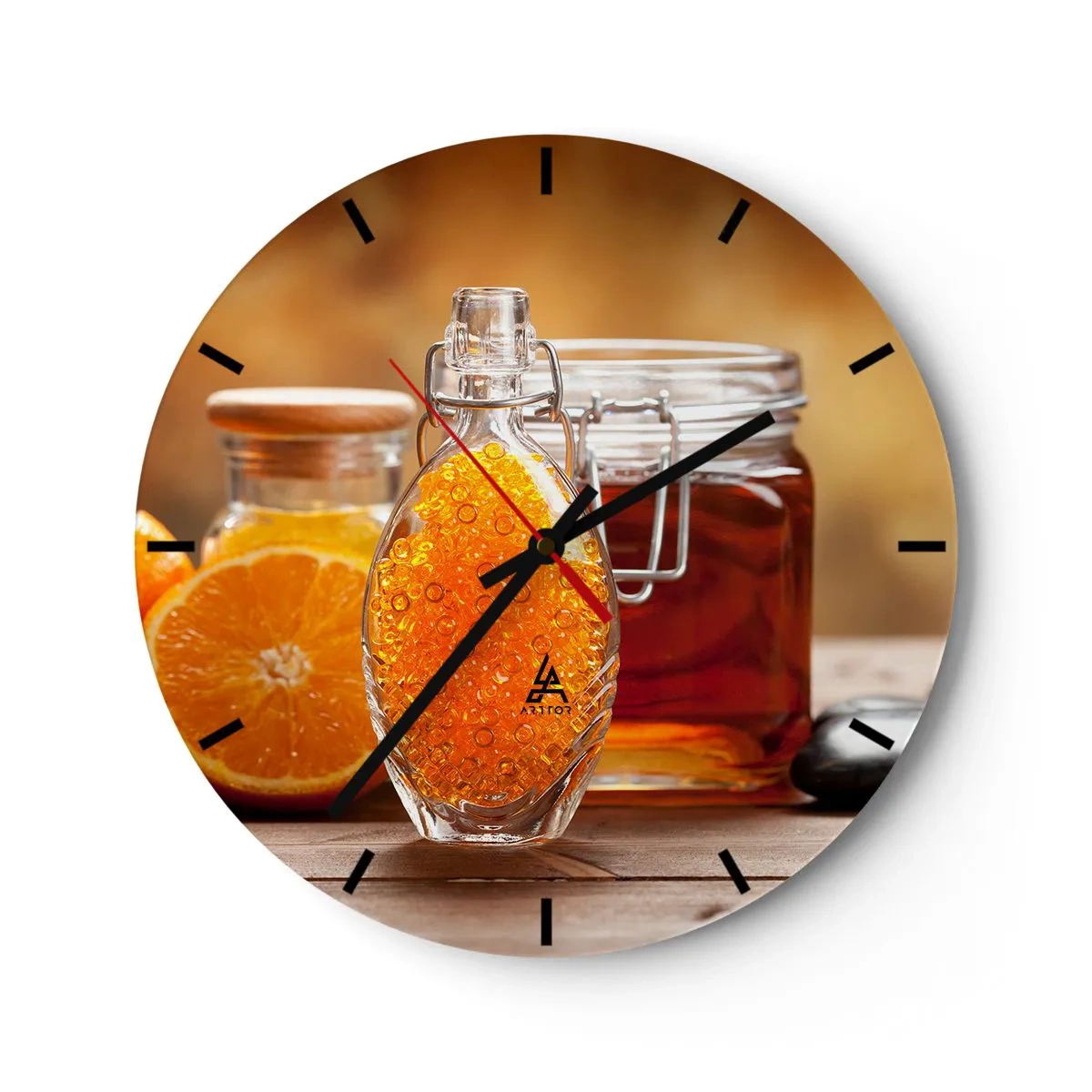 Orologio da parete - Orologio in Vetro - Una bottiglia di miele con arance sullo sfondo su un tavolo di legno - 30x30cm - Il gusto e l'aroma del sole - Decorazione murale moderna per soggiorno, cucina e camera da letto ARTTOR