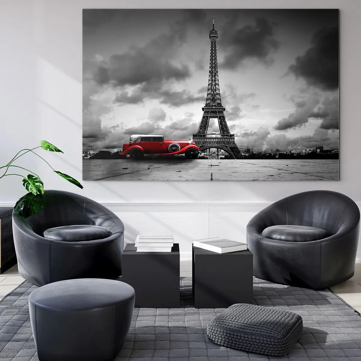 Quadro su vetro - Un'auto retrò rossa con la Torre Eiffel sullo sfondo, in un contesto in bianco e nero. - 70x50cm - Non molto tempo fa a Parigi - Decorazione murale moderna per soggiorno e camera da letto ARTTOR