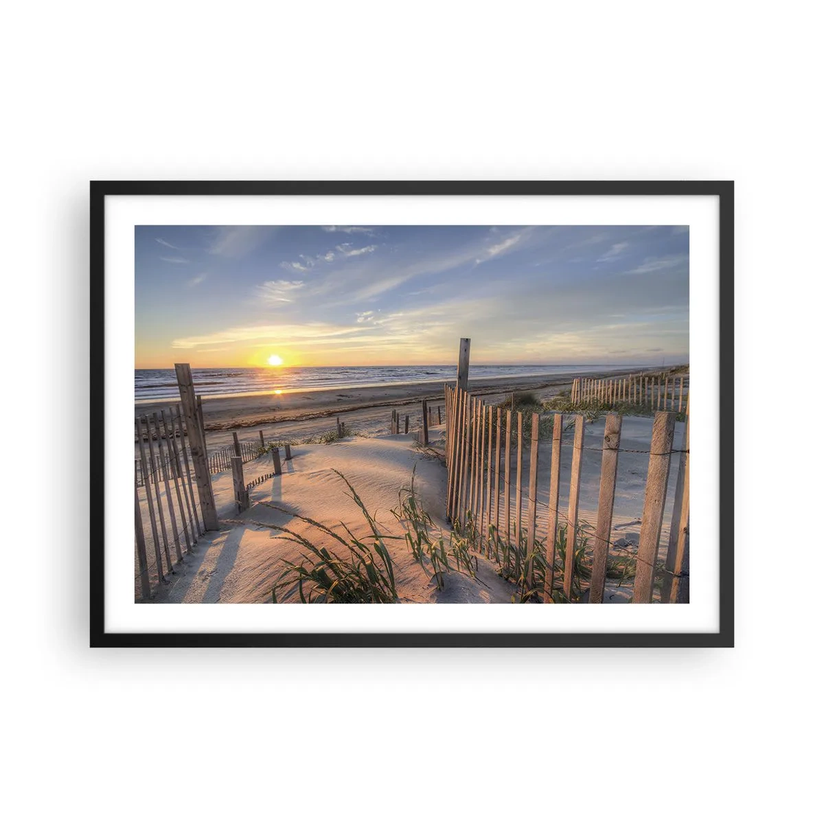 Poster in cornice nera - Spiaggia al tramonto con recinzione in legno - 70x50cm - Luci e ombre del vento - Decorazione murale moderna per soggiorno e camera da letto ARTTOR