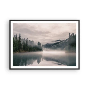 Poster in cornice nera - Una foresta nebbiosa riflessa in un lago calmo - 100x70cm - Riflettendo nella nebbia - Decorazione murale moderna per soggiorno e camera da letto ARTTOR