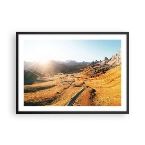 Poster in cornice nera - Una strada tortuosa tra le montagne illuminata dal sole al tramonto - 70x50cm - Nella valle dorata - Decorazione murale moderna per soggiorno e camera da letto ARTTOR