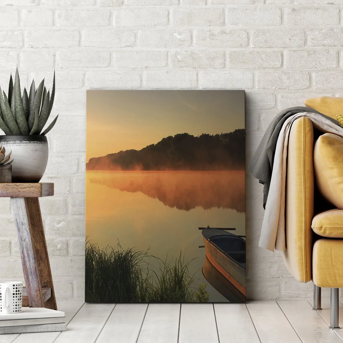 Quadro su tela - Stampe su Tela - Nebbia mattutina sul fiume con una barca sotto i raggi del sole - 50x70cm - Alba sull'acqua, come uno specchio - Decorazione murale moderna per soggiorno e camera da letto ARTTOR