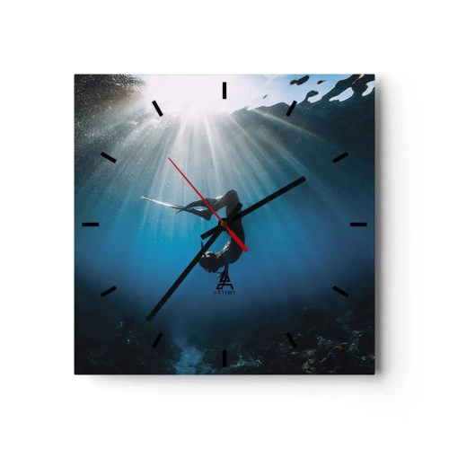 Orologio da parete - Orologio in Vetro - Un subacqueo che galleggia in un raggio di luce sott'acqua - 30x30cm - Danza subacquea - Decorazione murale moderna per soggiorno e camera da letto ARTTOR